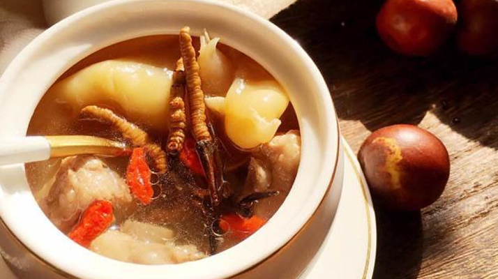 冬蟲夏草泡多少根比較好？結(jié)合場景與體質(zhì)的科學(xué)建議