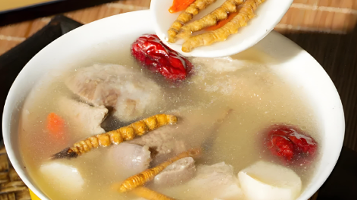 冬蟲夏草熱水沖泡：掌握適宜溫度，鎖住營養(yǎng)精華